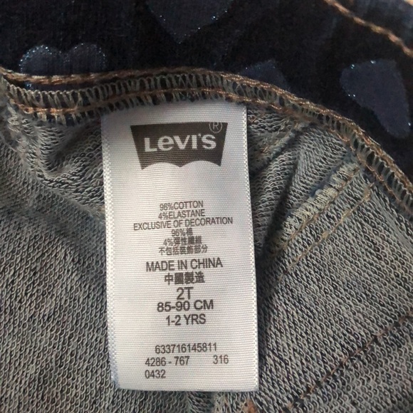 Levi’s pull on Jean leggings with hearts - Picture 3 of 4